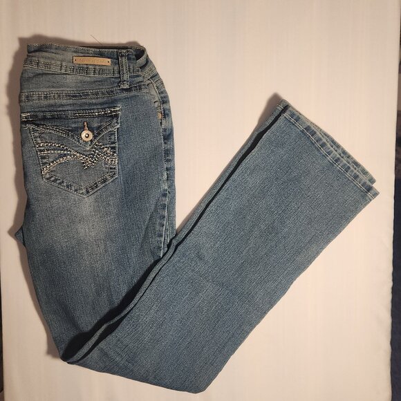 Myth of Jade Ladies Jeans in size 4/ 30" Waist - Picture 8 of 10